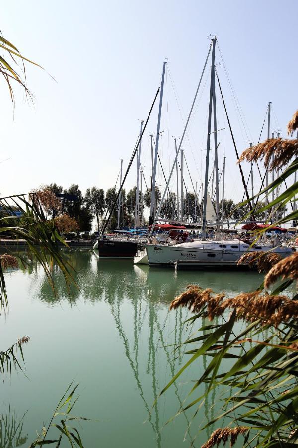 Luz Del Sol Balatonlelle Apartment Bagian luar foto